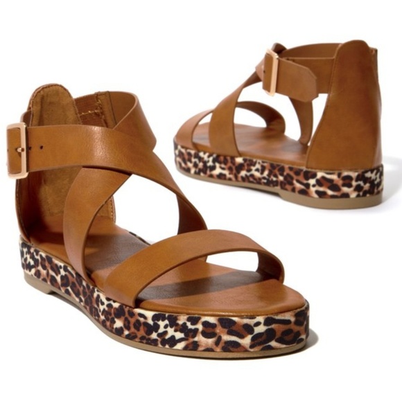 𝙇𝙖𝙨𝙩 5.5, 6, 6.5, 7, 7.5 🖤Leopard Tan Strappy Flatform - Picture 4 of 8